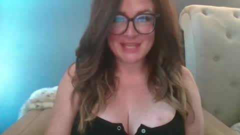 Snapshot of hothousewife333 chatting on October 15, 2:50 pm hothousewife333 online show from October 15, 2:50 pm