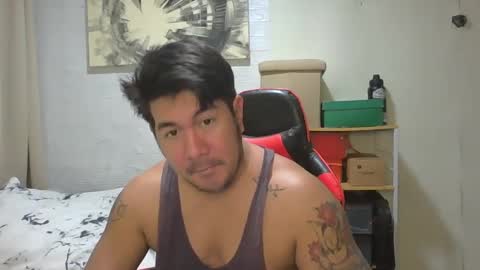 Snapshot of hothunkybear23 chatting on December 8, 1:35 am Khel online show from December 8, 1:35 am