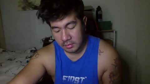 Snapshot of hothunkybear23 chatting on December 9, 12:12 am Khel online show from December 9, 12:12 am