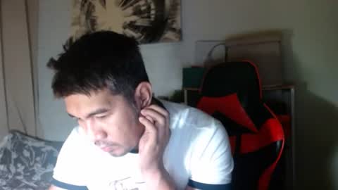 Snapshot of hothunkybear23 chatting on December 15, 1:48 pm Khel online show from December 15, 1:48 pm