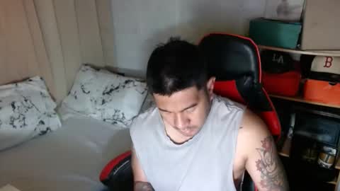 Snapshot of hothunkybear23 chatting on December 22, 1:46 am Khel online show from December 22, 1:46 am