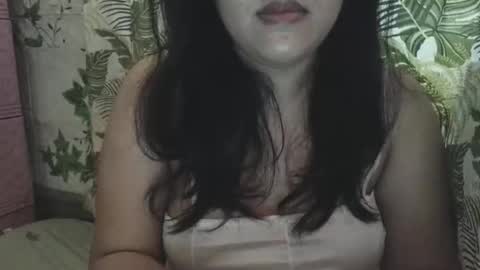 hotiemorenagurl18 online show from April 17, 3:42 am