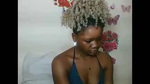 Snapshot of hotjeylee chatting on September 11, 1:17 am LOYCE online show from September 11, 1:17 am
