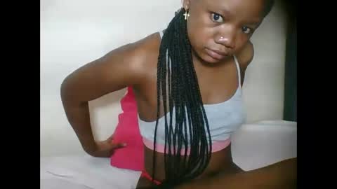 Snapshot of hotjeylee chatting on October 13, 9:15 pm LOYCE online show from October 13, 9:15 pm