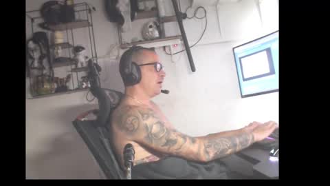 hotkinkytat online show from April 16, 11:00 am