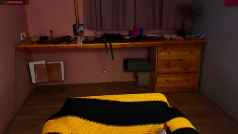 Allison  online show from May 26, 4:25 pm