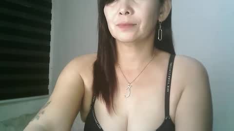 hotmamajen4u online show from May 3, 11:33 pm