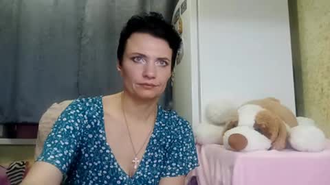 hotmamaqueen234 online show from March 17, 1:32 am