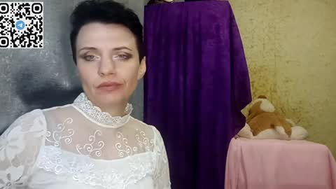 hotmamaqueen234 online show from April 5, 5:54 pm