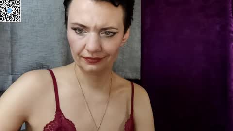 hotmamaqueen234 online show from April 15, 7:58 pm