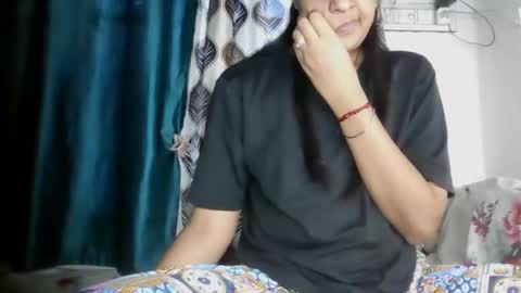 lola online show from April 3, 12:03 pm