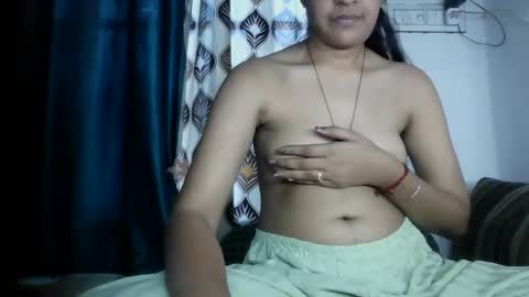 lola online show from April 8, 5:29 am