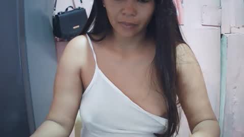 hotpink4u04 online show from January 16, 10:36 pm