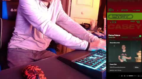 hotpumpkinpies online show from April 14, 4:18 am