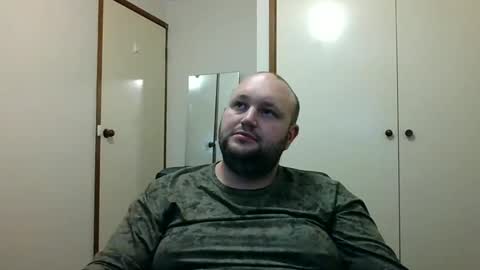 Snapshot of hotrodder323 chatting on December 8, 2:39 am hotrodder323 online show from December 8, 2:39 am