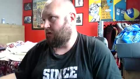 Snapshot of hotrodder323 chatting on October 5, 3:27 am hotrodder323 online show from October 5, 3:27 am