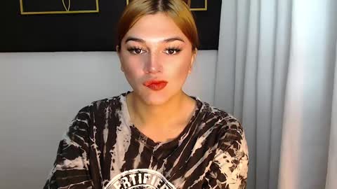 Snapshot of hotstellacumxxx chatting on December 4, 4:54 am STELLA online show from December 4, 4:54 am