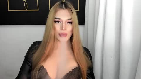 Snapshot of hotstellacumxxx chatting on March 8, 7:27 am STELLA online show from March 8, 7:27 am