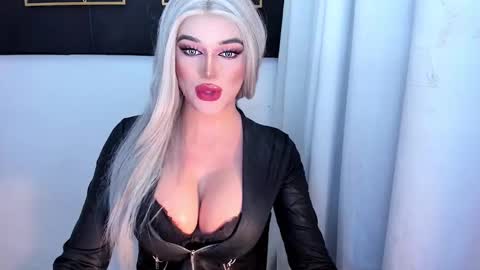 Snapshot of hotstellacumxxx chatting on March 4, 7:36 am STELLA online show from March 4, 7:36 am