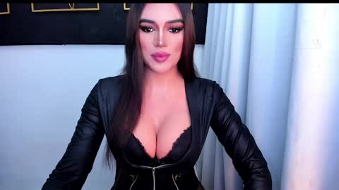 Snapshot of hotstellacumxxx chatting on May 2, 1:43 am STELLA online show from May 2, 1:43 am