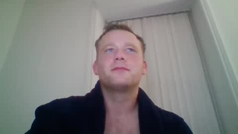 Snapshot of hotsurfdude1992 chatting on November 14, 1:37 am hotsurfdude1992 online show from November 14, 1:37 am