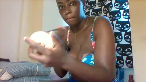 Amalia online show from December 3, 12:58 pm