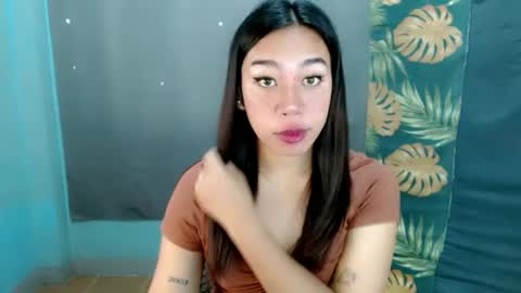Snapshot of hott_cumforyou chatting on February 18, 1:54 am jelaigrande online show from February 18, 1:54 am