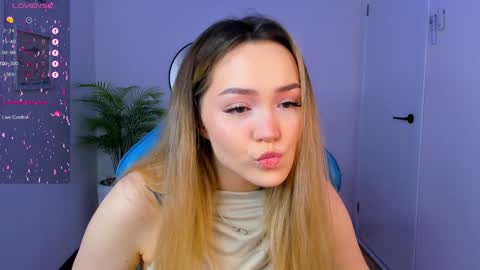 hello Im Eva online show from January 7, 11:16 am