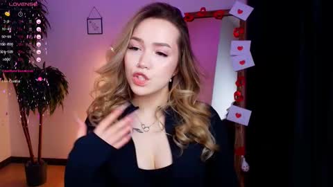 hello Im Eva online show from February 12, 8:06 am