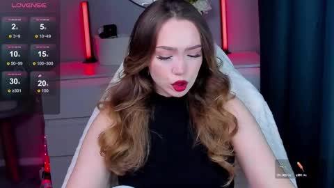 hello Im Eva online show from October 7, 12:02 pm