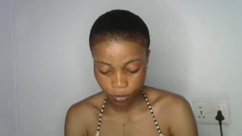 hottie baddie14 online show from April 19, 12:00 am