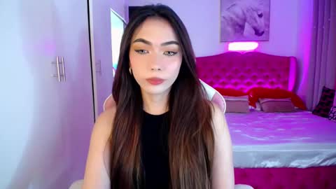 Snapshot of hottie_lexie chatting on February 25, 8:14 am LEXIE- dont forget to give me thumbs up online show from February 25, 8:14 am