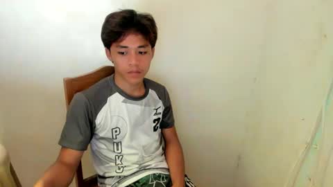 hottie_migs online show from April 14, 12:00 pm