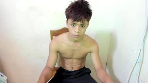 hottie_migs online show from July 8, 10:20 am