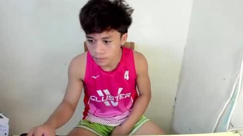 hottie_migs online show from July 15, 6:35 pm