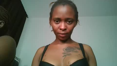 hottie_mistie online show from April 18, 12:03 am