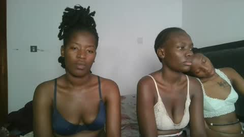 hottie_mistie online show from June 27, 7:02 am