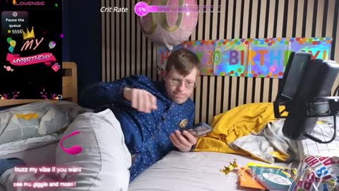 Snapshot of hottiebb95 chatting on February 2, 12:51 am Roberts stones online show from February 2, 12:51 am