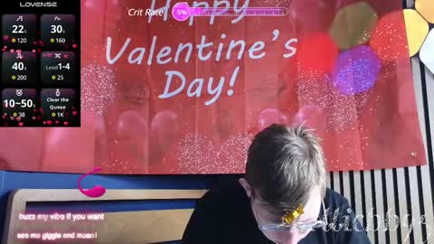 Snapshot of hottiebb95 chatting on February 15, 4:47 am Roberts stones online show from February 15, 4:47 am