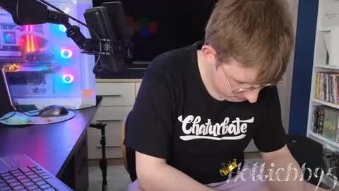 Snapshot of hottiebb95 chatting on February 20, 11:20 am Roberts stones online show from February 20, 11:20 am