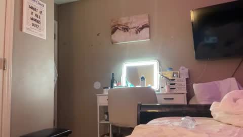 hottiewithabody101 online show from November 1, 7:10 am