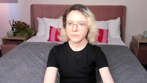 Kori online show from April 14, 3:56 am