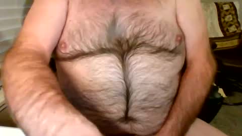 Snapshot of hottop_1981 chatting on November 26, 1:06 am Hottop 1981 online show from November 26, 1:06 am