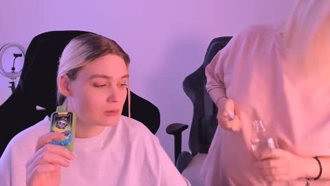 Snapshot of hottyblonds chatting on January 12, 10:12 am Nessie and Jessie online show from January 12, 10:12 am