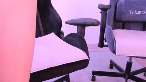 Snapshot of hottyblonds chatting on January 13, 10:03 am Nessie and Jessie online show from January 13, 10:03 am