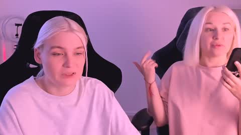 Snapshot of hottyblonds chatting on January 27, 9:55 am Nessie and Jessie online show from January 27, 9:55 am