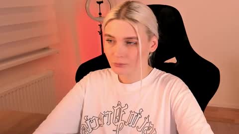 Snapshot of hottyblonds chatting on February 22, 3:36 pm Nessie and Jessie online show from February 22, 3:36 pm