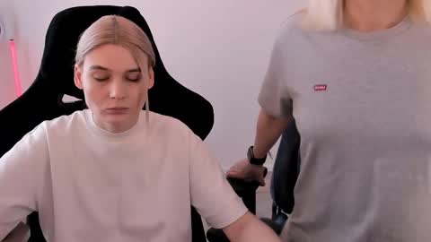 Snapshot of hottyblonds chatting on March 9, 10:30 am Nessie and Jessie online show from March 9, 10:30 am