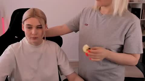 Snapshot of hottyblonds chatting on March 10, 10:15 am Nessie and Jessie online show from March 10, 10:15 am