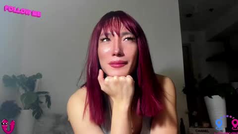 Snapshot of hottycrishinaxx chatting on February 14, 9:13 am crishinahotty online show from February 14, 9:13 am